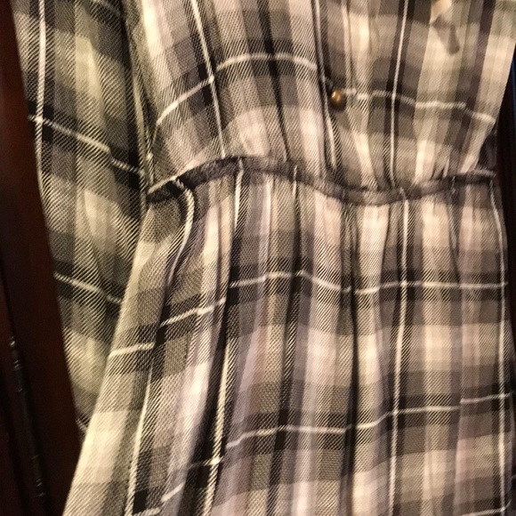 Dress - Picture 2 of 5